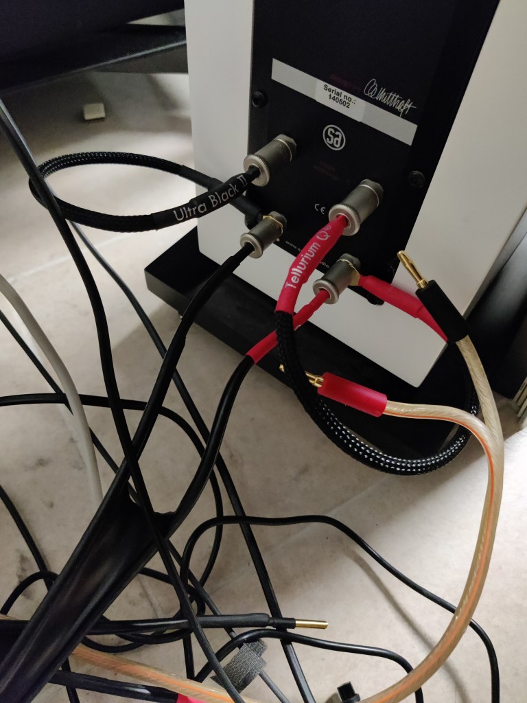 telllurium kaksoisjohdotus chord sokkotesti kaiutinkaapeli kaiutinjohto kaiutinjohtotesti kaiutinkaapelitesti johtotesti tellurium ultra black