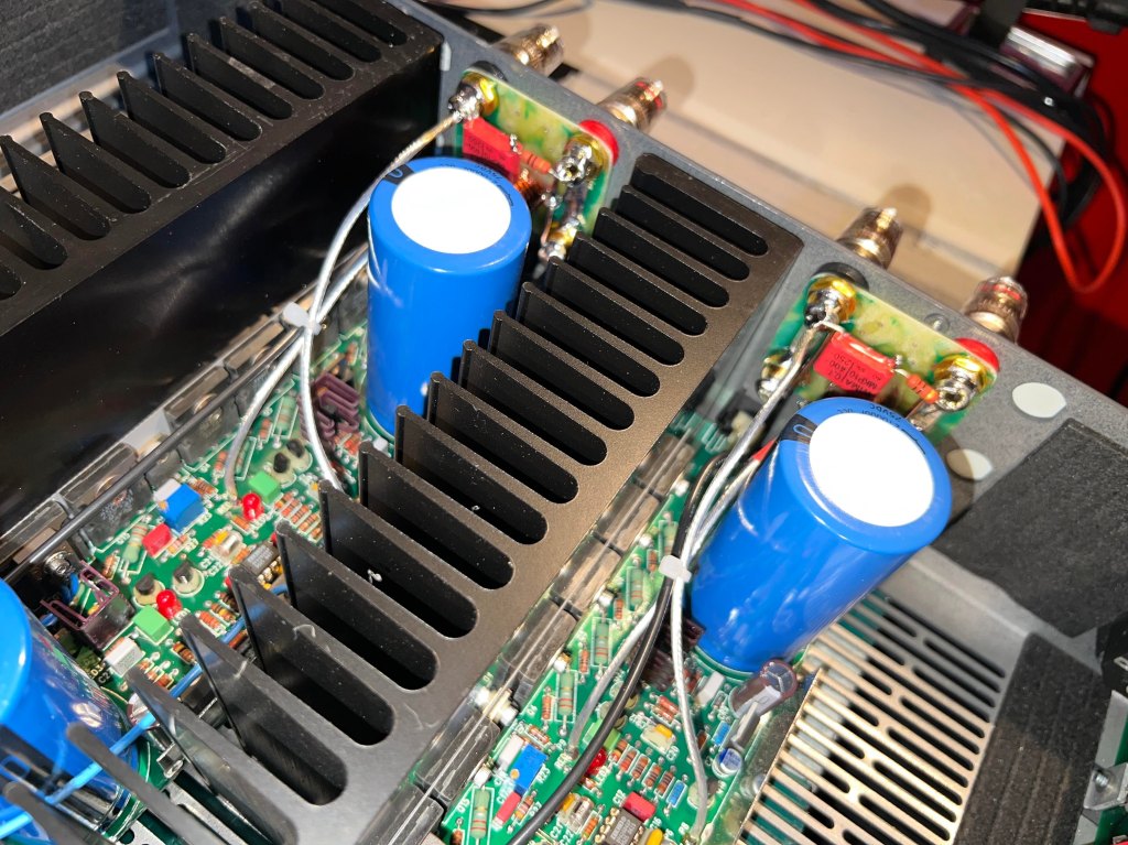 kondensaattori modification caps proceed speaker terminal amplifier modification radikal akustik design kondensaattori päätevahvistin korjaus restaurointi kaiutinliitin