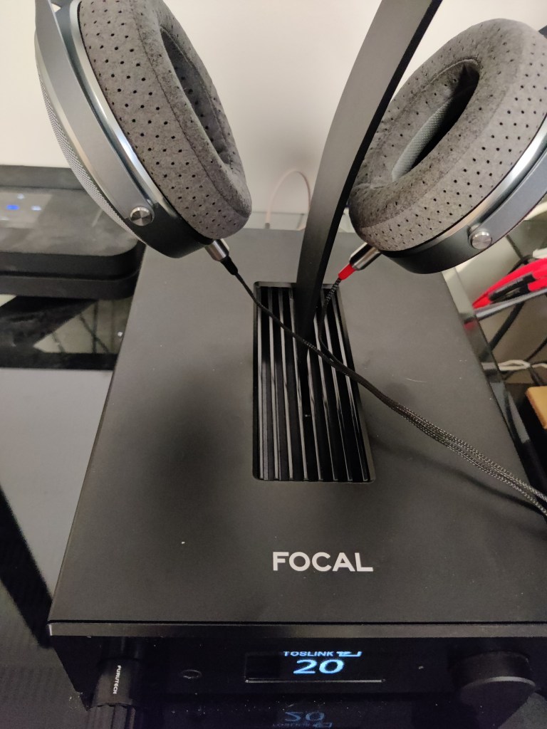 focal focal clear neotech furutech kuulokekaapeli liitin kuulokejohto focal arche kuuloketeline kuulokeliitin