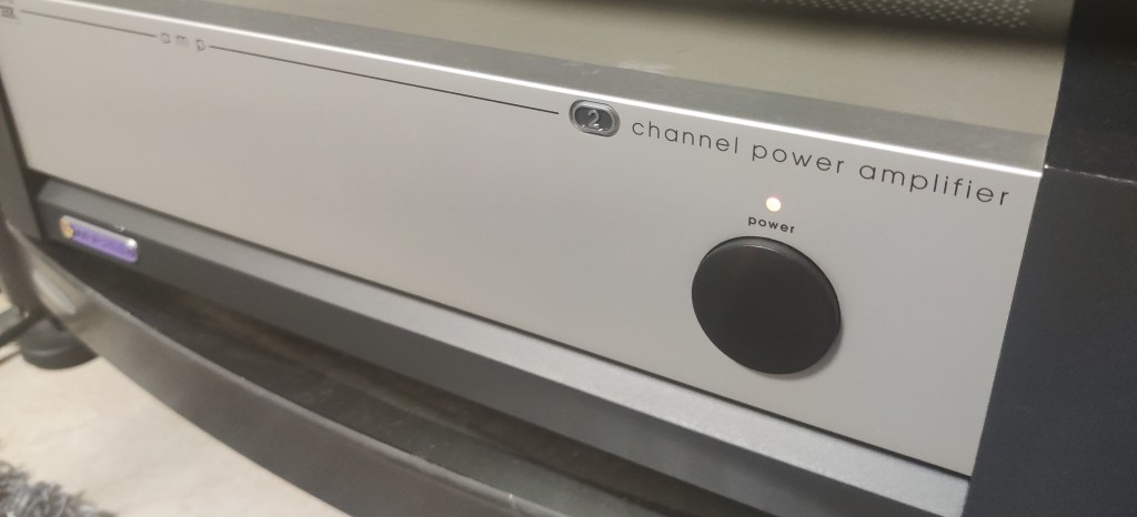 Restaurointi: Proceed Amp2&nbsp;-päätevahvistin