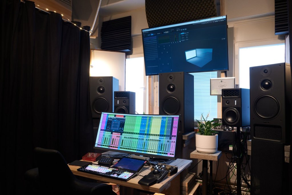 atomix studio pmc kaiuttimet immersiivinen miksaus