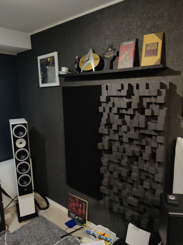 akustointi bassoansa miesluola bassan av-tila diffuusori diffusointi akustiikka kuunteluhuone