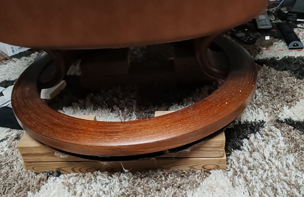 Ilmainen twiikki: kuuntelutuolin ja kaiuttimien korkeuden&nbsp;säätö