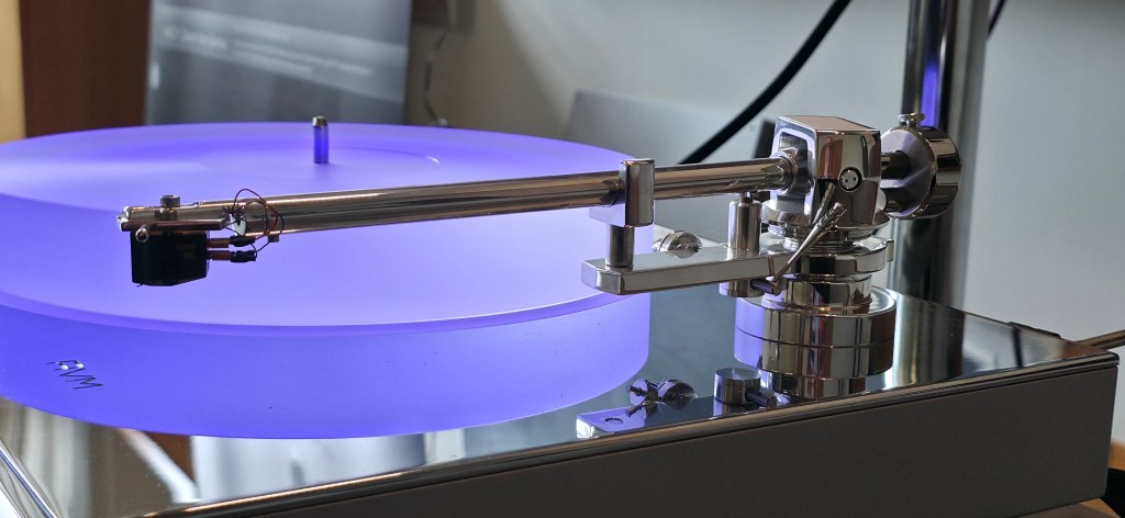 kaupallinen erkki tur-pex furutech kora avantgarde kaiutin loudspeaker helsinki hifishow 2026